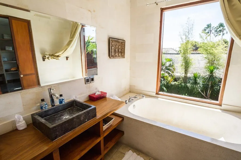 Villa Martine - Fantastic 5Br Villa - Perfect Location In Seminyak Ινδονησία