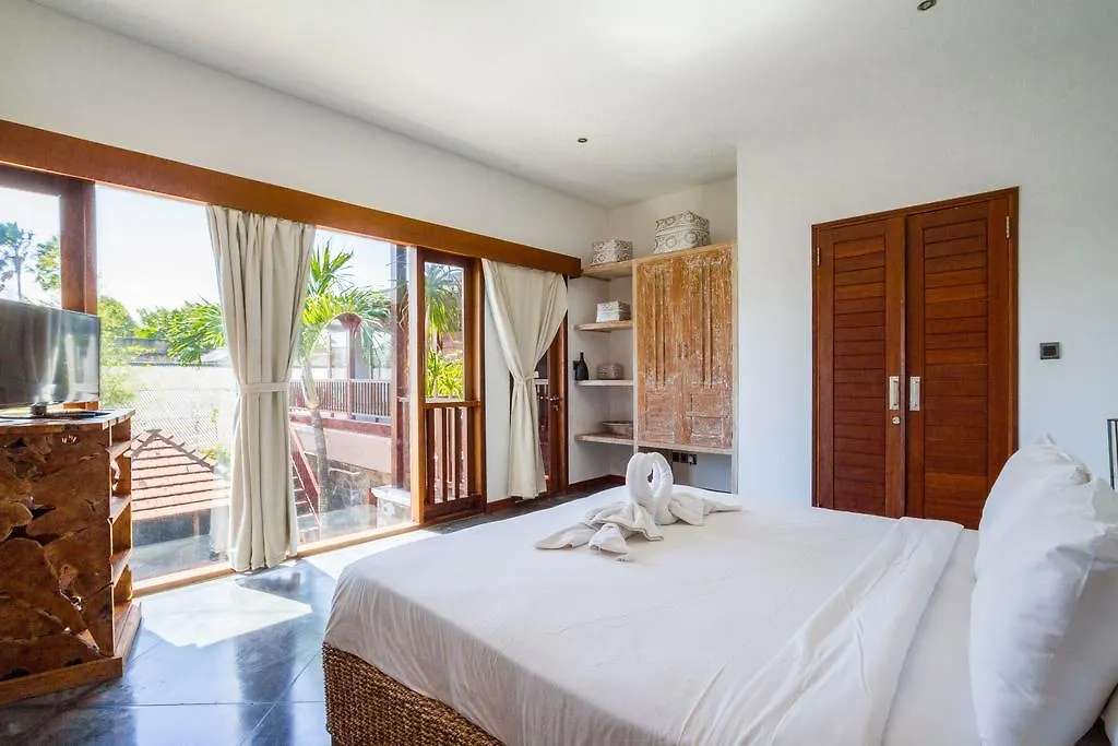 Villa Martine - Fantastic 5Br Villa - Perfect Location In Seminyak