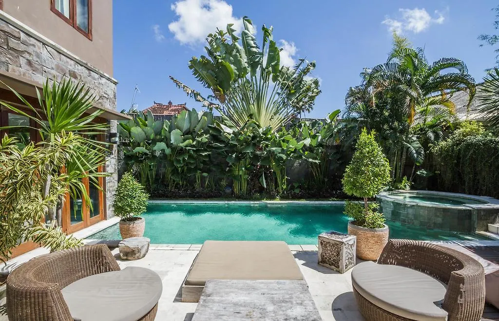 Villa Martine - Fantastic 5Br Villa - Perfect Location In Seminyak Ινδονησία