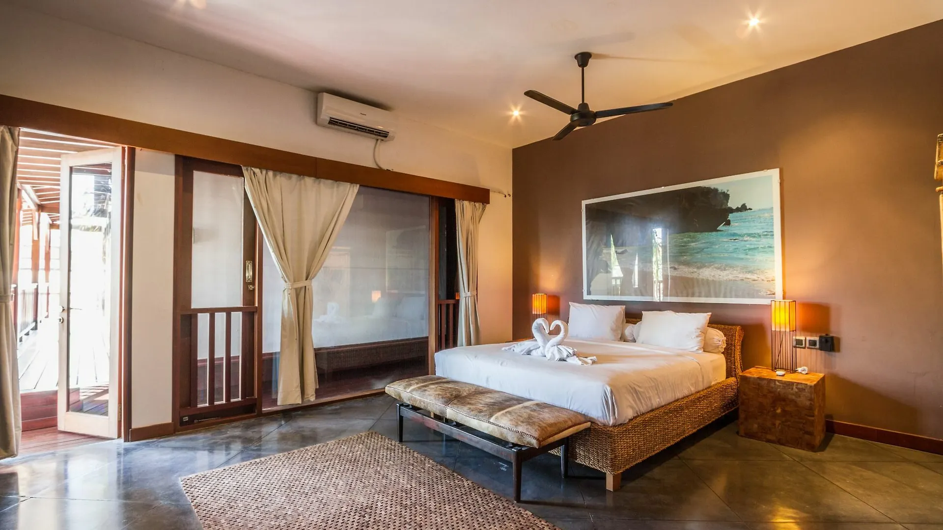 Villa Martine - Fantastic 5Br Villa - Perfect Location In Seminyak Ινδονησία