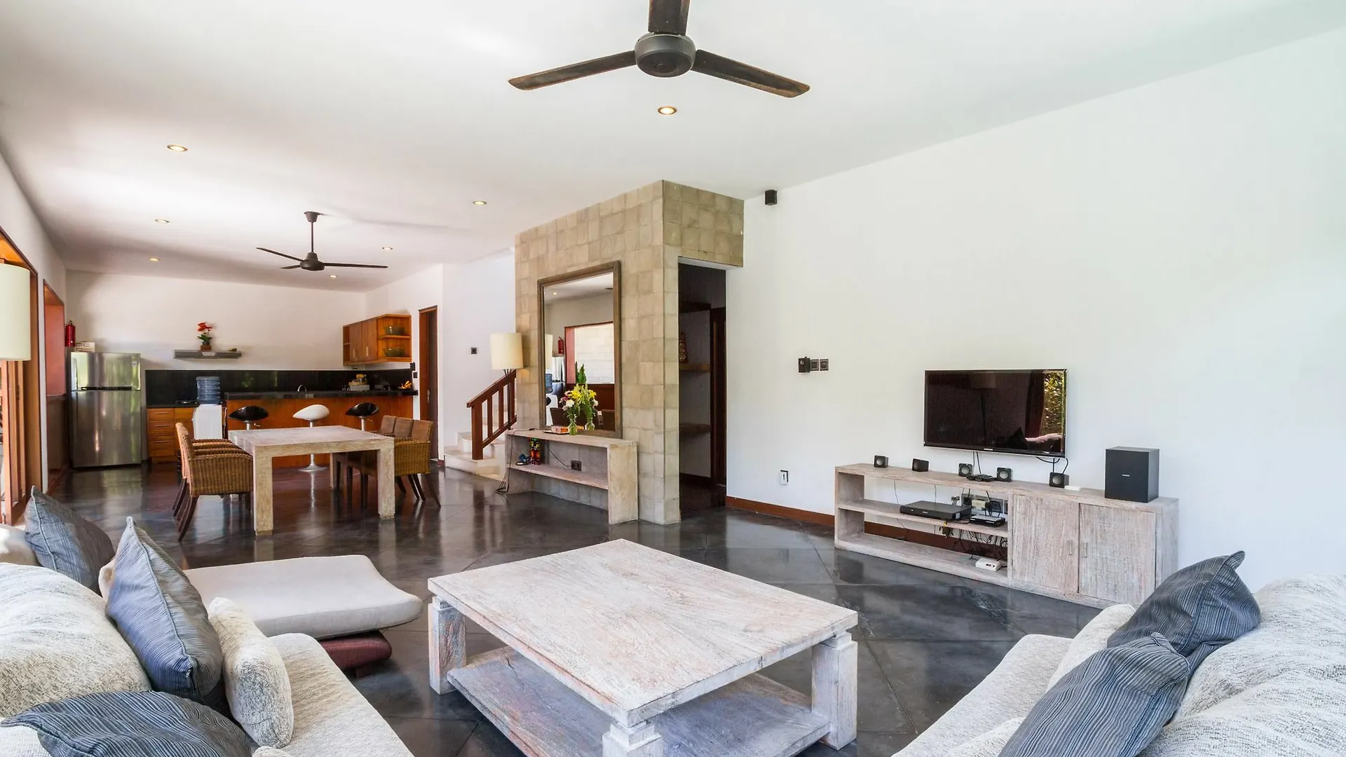 Villa Martine - Fantastic 5Br Villa - Perfect Location In Seminyak 0*, Σεμινιάκ