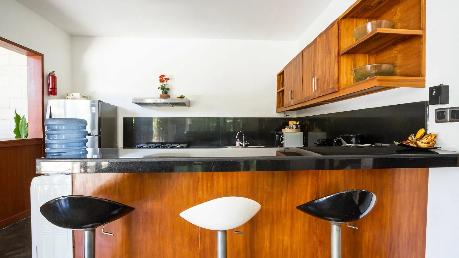 Villa Martine - Fantastic 5Br Villa - Perfect Location In Seminyak Ινδονησία